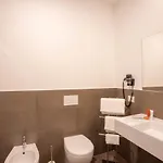 Hotel V