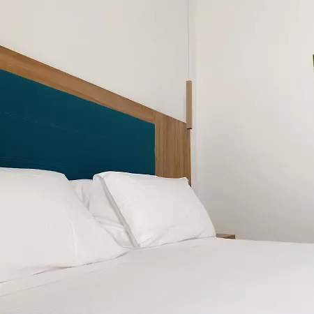 Hotel V