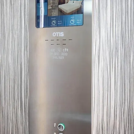 V Hotel 4*