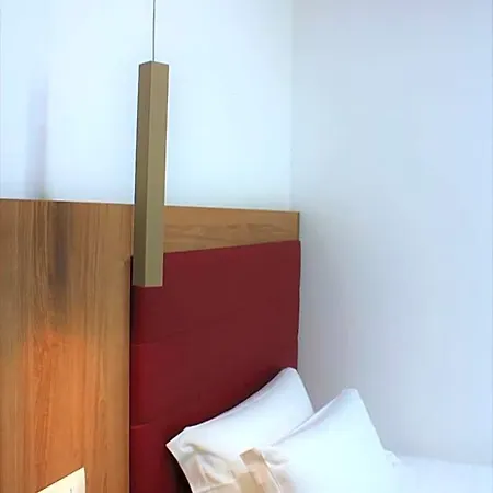 V Hotel Ancona