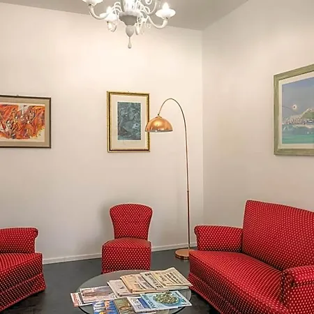 V Hotel 4*