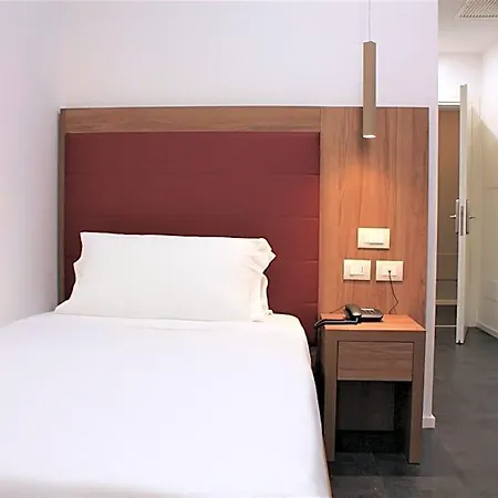 V 4* Ancona